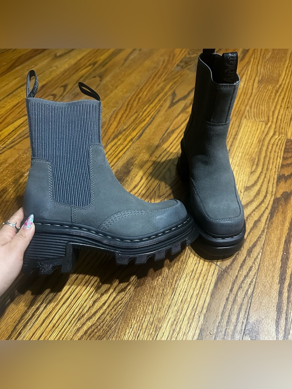 Dr Martens Corran Chelsea Waxy Suede Heeled Women’s Boots Size 7